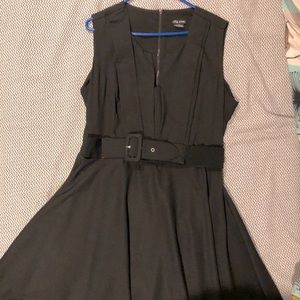 City chic black dress with belt